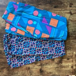 Lot of LuLaRoe 3 leggings and duster xs and one size